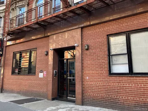 234 E 14th St #1B, New York, NY 10003