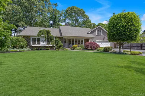 67 Clarke Dr, East Northport, NY 11731