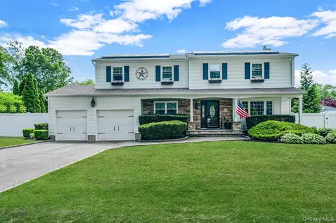 4 Sharon Dr, Coram, NY 11727