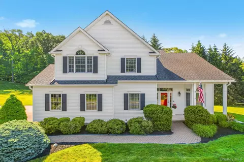 8 Twin Spring Ln, Florida, NY 10921