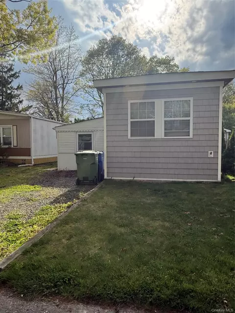 18 Periwinkle, Bohemia, NY 11716