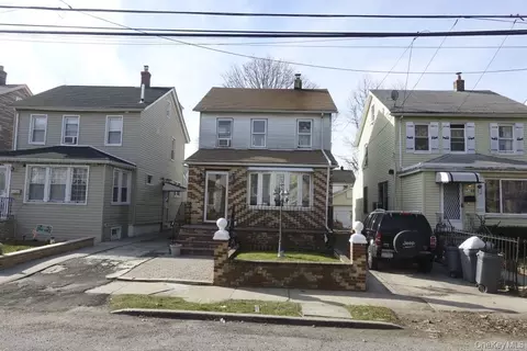 11546 200th St, New York, NY 11412