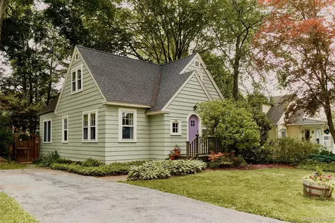 28 S Parsonage St, Rhinebeck, NY 12572