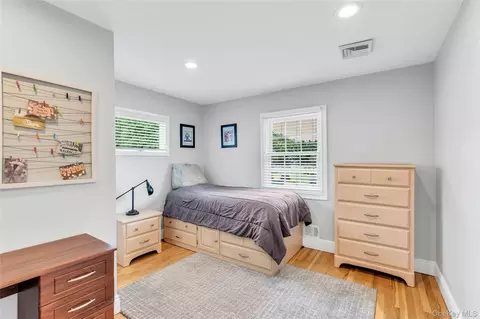 Bedroom - 2 Eton Ct, Plainview, NY 11803 photo 3 of 6