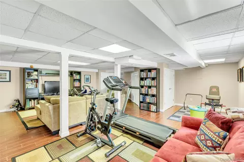 Other - 2 Eton Ct, Plainview, NY 11803 photo 7 of 10