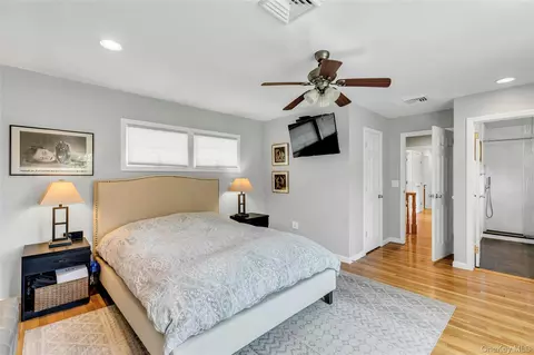 Bedroom - 2 Eton Ct, Plainview, NY 11803 photo 2 of 6