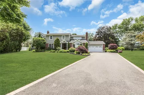 Exterior - 2 Eton Ct, Plainview, NY 11803 photo 1 of 13