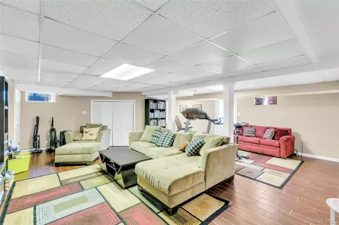 Other - 2 Eton Ct, Plainview, NY 11803 photo 6 of 10
