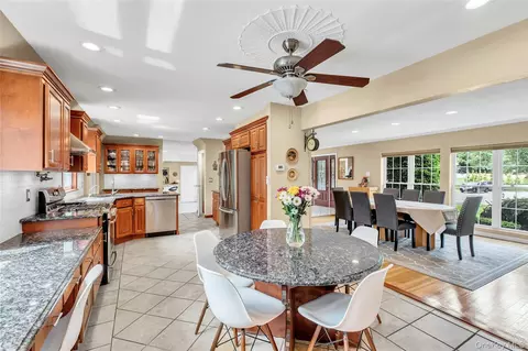 Other - 2 Eton Ct, Plainview, NY 11803 photo 4 of 10