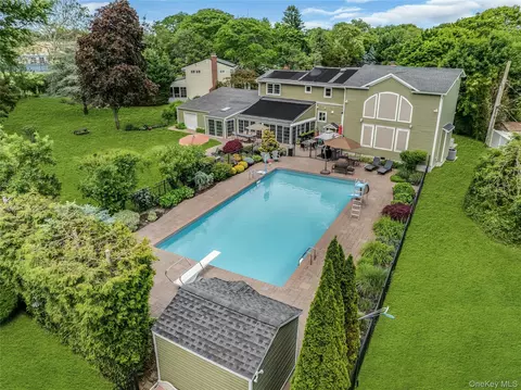 View/Area - 2 Eton Ct, Plainview, NY 11803 photo 2 of 2