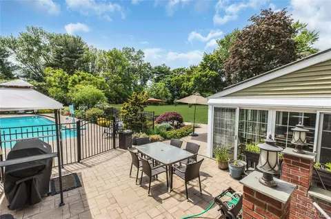 Other - 2 Eton Ct, Plainview, NY 11803 photo 9 of 10