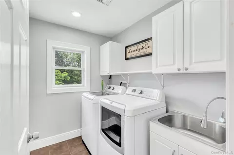 Other - 2 Eton Ct, Plainview, NY 11803 photo 5 of 10