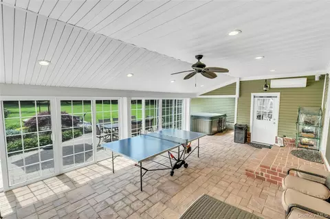 Exterior - 2 Eton Ct, Plainview, NY 11803 photo 3 of 13