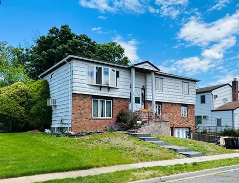 23 3rd Ave, Farmingdale, NY 11735