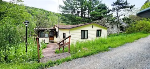 32 Brookside Dr, Neversink, NY 12788