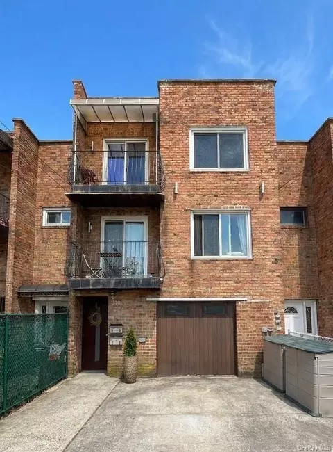 310 Delaware Ave, Staten Island, NY 10305