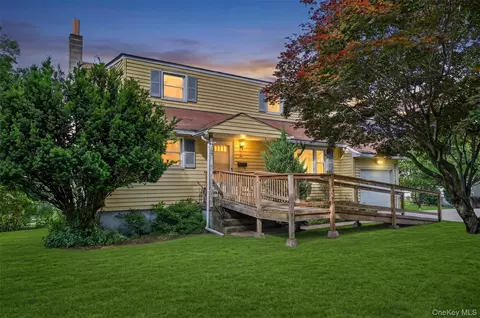 2 Curie Rd, Cornwall On Hudson, NY 12520