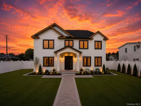 92 N Parkside Dr, Hempstead, NY 11756