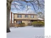 639 5th St, Ronkonkoma, NY 11779
