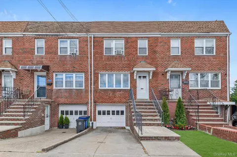66-14 Gray St, New York, NY 11379