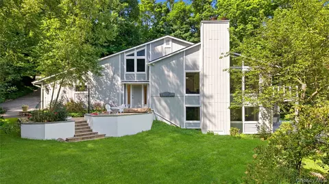 170 Barger St, Putnam Valley, NY 10579