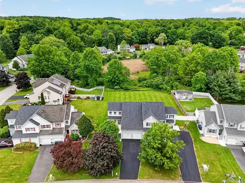 16 Woodfield Dr, Washingtonville, NY 10992