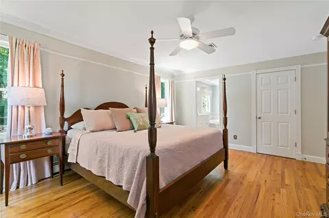 Bedroom - 37 Mountain Brook Dr, Philipstown, NY 10516 photo 2 of 4