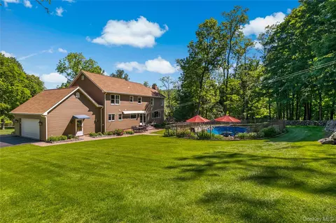 Exterior - 37 Mountain Brook Dr, Philipstown, NY 10516 photo 2 of 6