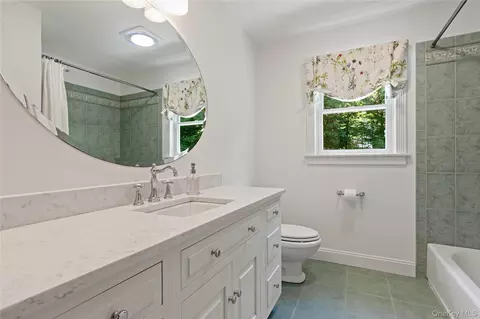 Bath - 37 Mountain Brook Dr, Philipstown, NY 10516 photo 2 of 2