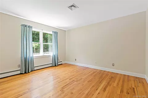 Bedroom - 37 Mountain Brook Dr, Philipstown, NY 10516 photo 4 of 4