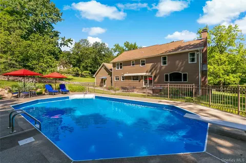 Exterior - 37 Mountain Brook Dr, Philipstown, NY 10516 photo 3 of 6