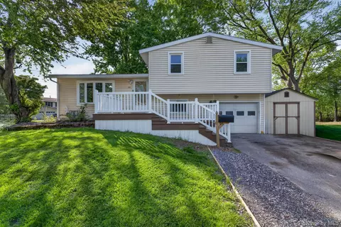 39 Blueberry Rd, Liverpool, NY 13090