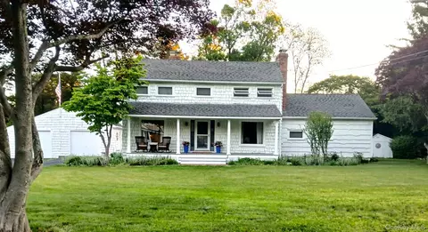 38 Conscience Cir, Setauket, NY 11733