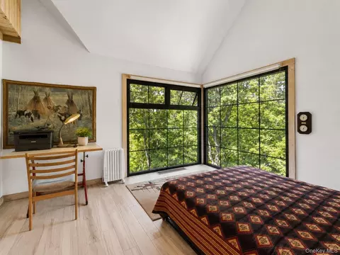 Bedroom - 8 Cliff Ct, Kent, NY 10512 photo 4 of 5