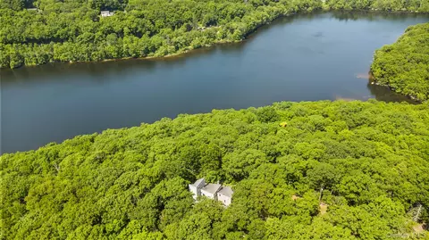 View/Area - 8 Cliff Ct, Kent, NY 10512 photo 2 of 3