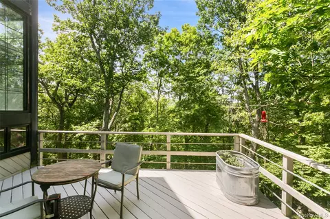 Exterior - 8 Cliff Ct, Kent, NY 10512 photo 10 of 13