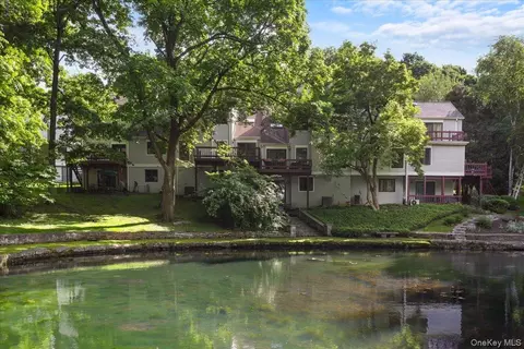 6 Harriman Keep Rd #6, Greenburgh, NY 10533