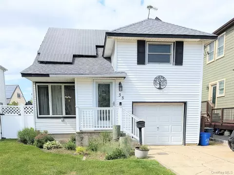 35 E Jackson Ave E, Babylon, NY 11702