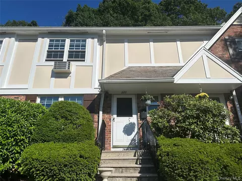 287 Parkside Dr, Ramapo, NY 10901