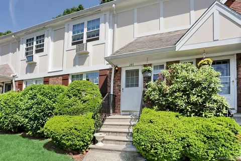 287 Parkside Dr, Ramapo, NY 10901