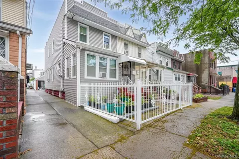 10327 109th St, South Richmond Hill, NY 11419