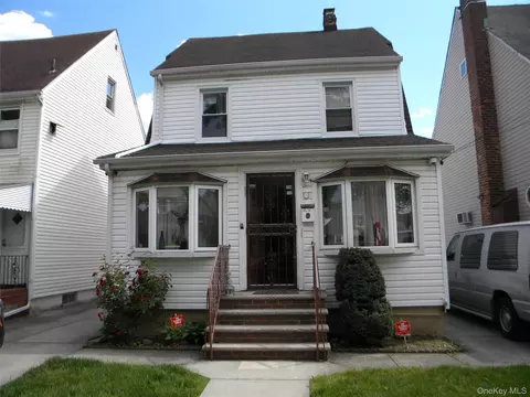 24126 86th Rd, New York, NY 11426