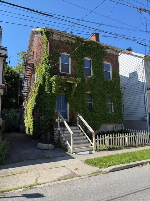41 Gifford Ave, Poughkeepsie, NY 12601