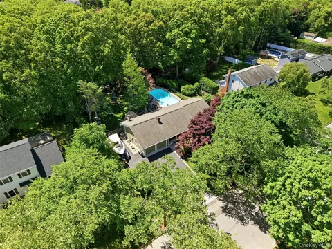65 Patricia Ln, South Setauket, NY 11720
