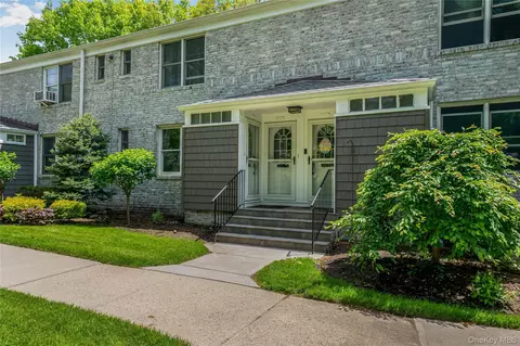 16 Glen Keith Rd #L, Glen Cove, NY 11542