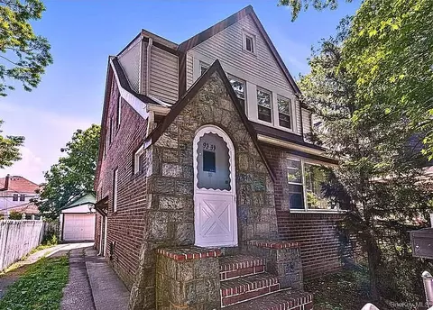 9339 Springfield Blvd, New York, NY 11428