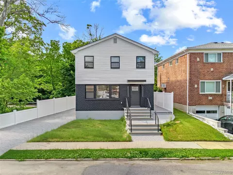 15703 Locke Ave, New York, NY 11357