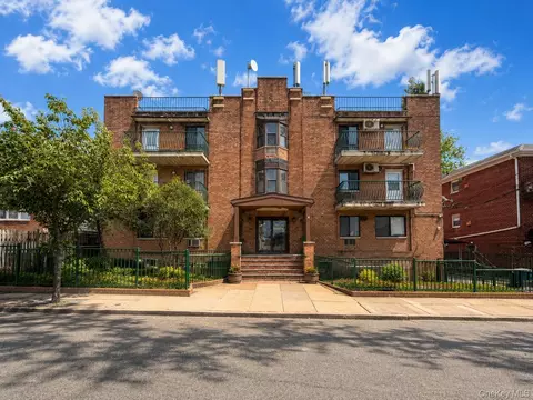 130-14 60 Ave #2E, Flushing, NY 11355