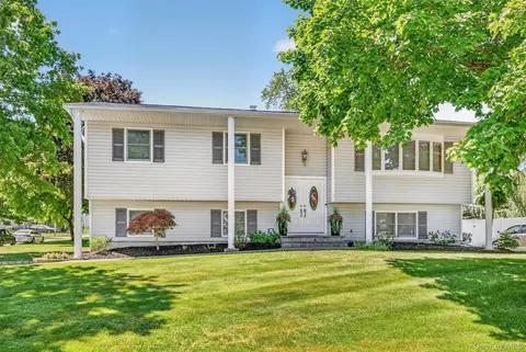 7 Stander Ln, Thiells, NY 10984