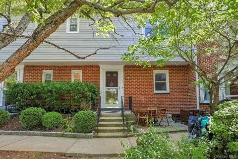 161 Charter Cir #161, Ossining, NY 10562
